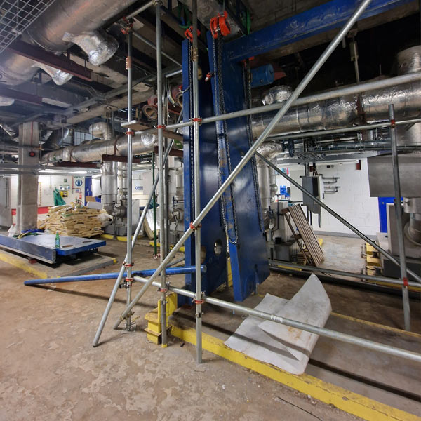 heat exchanger lifting with a small crane
